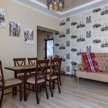 Historic Apartment Sofia In The Old Town リヴィウ エクステリア 写真