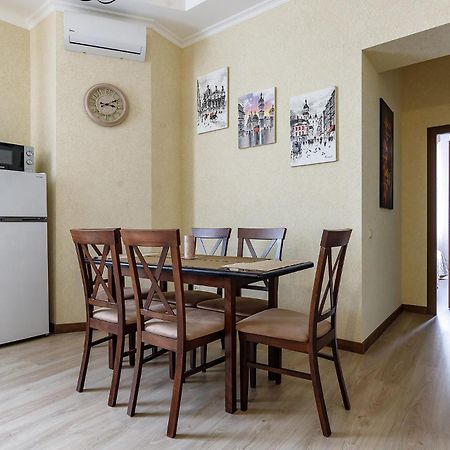 Historic Apartment Sofia In The Old Town リヴィウ エクステリア 写真