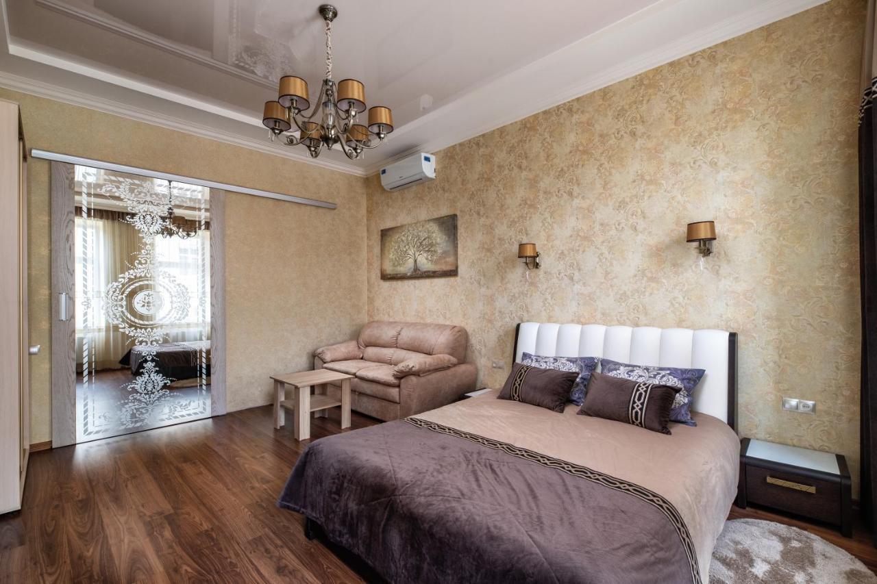 Historic Apartment Sofia In The Old Town リヴィウ エクステリア 写真